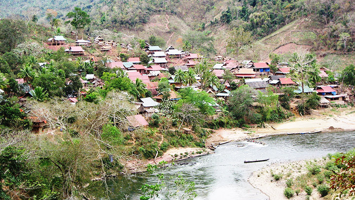 Bản Xiêng Tắm, xã Mỹ Lý, huyện Kỳ Sơn nằm ở thượng nguồn sông Nậm Nơn. 