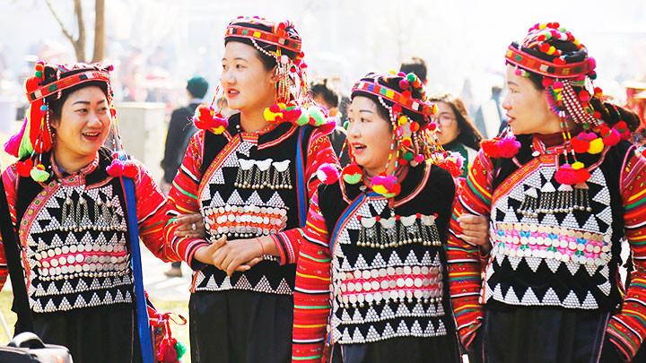 Cần giữ gìn ngôn ngữ song song với việc bảo tồn, phát huy văn hóa đồng bào dân tộc thiểu số. Ảnh: ANH QUÂN