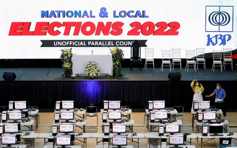 Hoàn tất các khâu chuẩn bị cuối cùng cho cuộc bầu cử ở Manila, Philippines, ngày 8/5/2022. (Ảnh: Reuters)