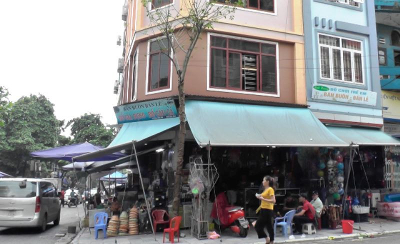Cửa hàng tàng trữ, kinh doanh trái phép vũ khí thô sơ và công cụ hỗ trợ tại phường Cốc Lếu, TP Lào Cai.