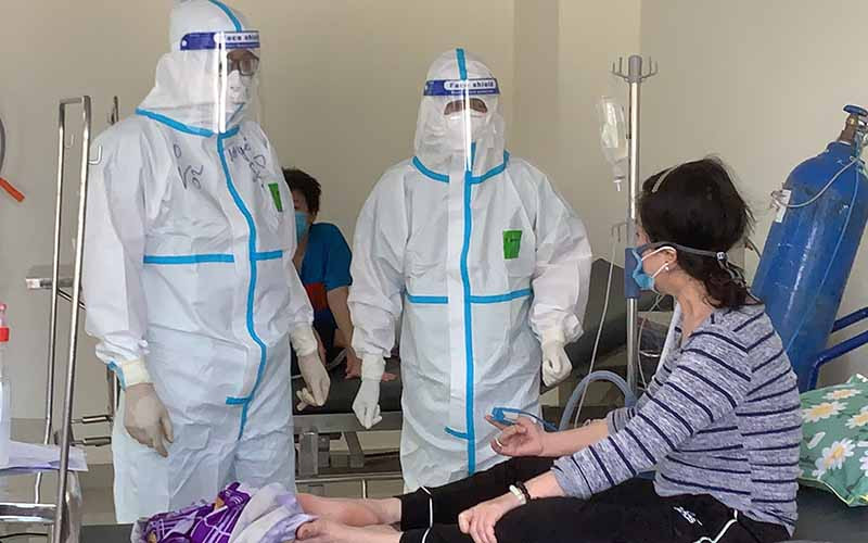 Đánh giá nguy cơ lây nhiễm Covid-19 mỗi ngày cho nhân viên y tế tại khu vực cách ly, điều trị