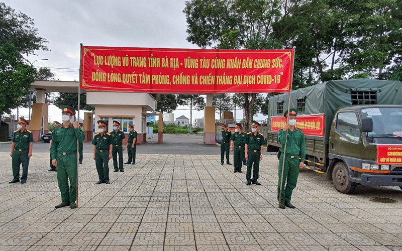 Bộ Chỉ huy Quân sự tỉnh Bà Rịa-Vũng Tàu tổ chức lễ xuất quân và trao tặng quà cho người dân có hoàn cảnh khó khăn trên địa bàn tỉnh.