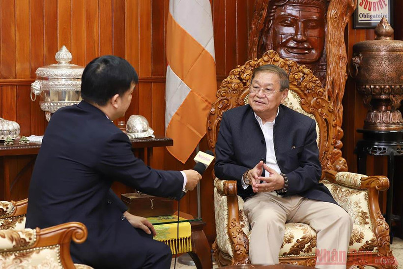 Nhà báo lão thành Khieu Kanharith ôn lại những kỷ niệm đẹp với Báo Nhân Dân có từ hơn 40 năm trước.