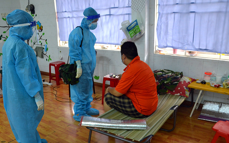 Khu vực hỗ trợ bệnh nhân F0 tại trạm y tế lưu động phường 4, quận 3.