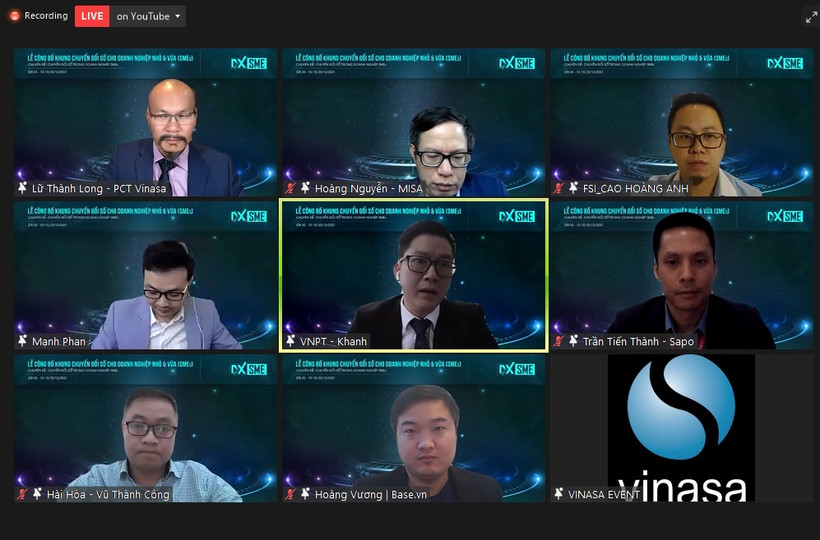 Các đại biểu thảo luận trong phiên công bố Khung chuyển đổi số cho doanh nghiệp nhỏ và vừa.