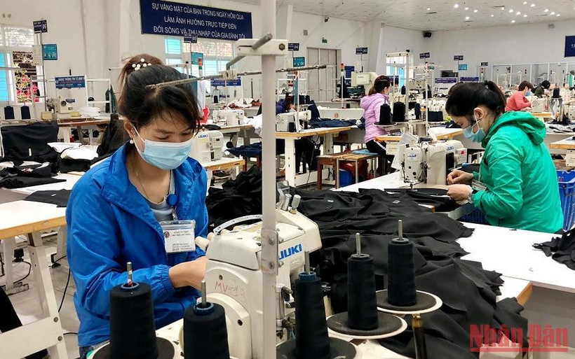 Sản xuất tại Công ty TNHH May mặc An Thắng, huyện Đông Anh, Hà Nội. (Ảnh: NGUYÊN TRANG)