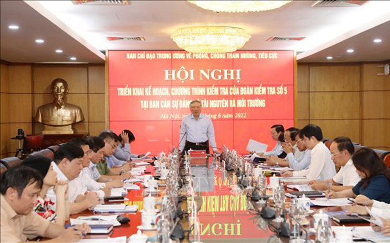 Đồng chí Nguyễn Hoà Bình phát biểu chỉ đạo tại buổi làm việc. Ảnh: Phương Hoa/TTXVN