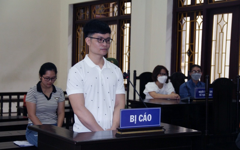 Các bị cáo trong phiên tòa.