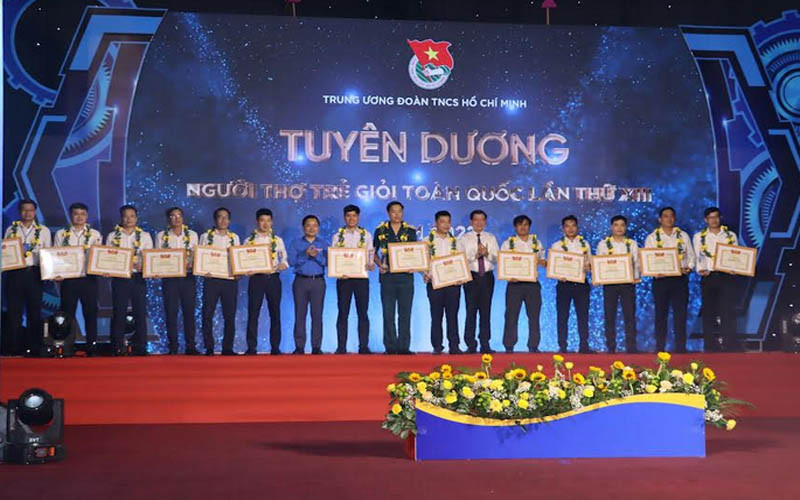 Các cá nhân được tuyên dương danh hiệu Người thợ trẻ giỏi năm 2022.