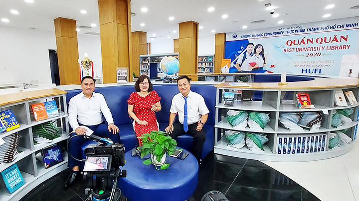 Nhiều trường đại học đã đầu tư cho hoạt động tư vấn trực tuyến để thu hút thí sinh.