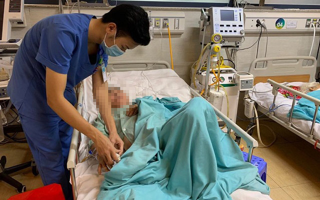 Nhân lực chăm sóc người cao tuổi còn thiếu. 