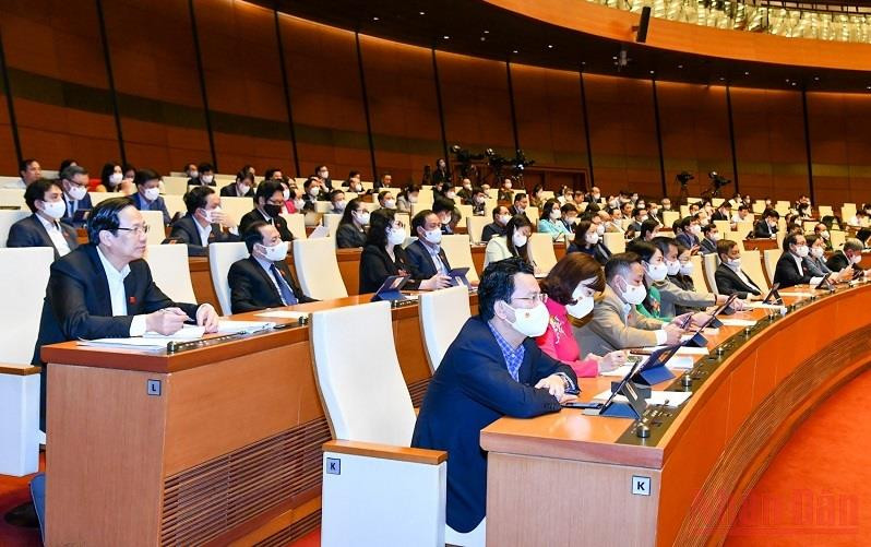 Các đại biểu Quốc hội tham dự phiên họp tại hội trường Diên Hồng. (Ảnh: LINH NGUYÊN)