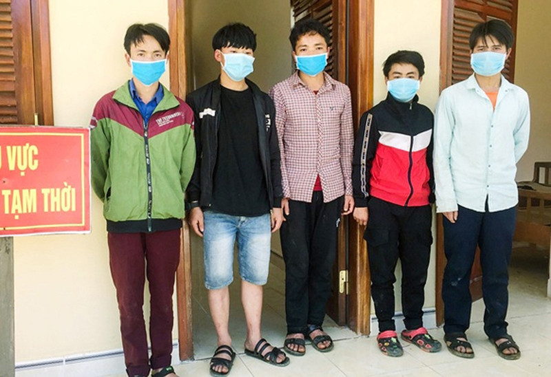 Cách ly năm người vượt biên trái phép.