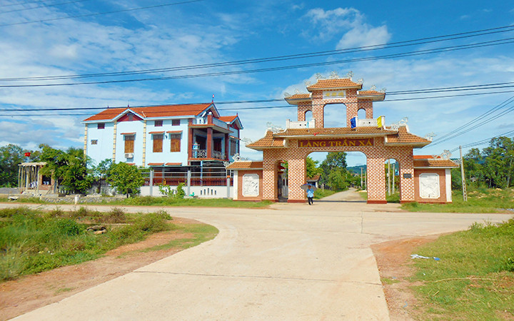 Một góc nông thôn mới ở huyện Quảng Ninh.