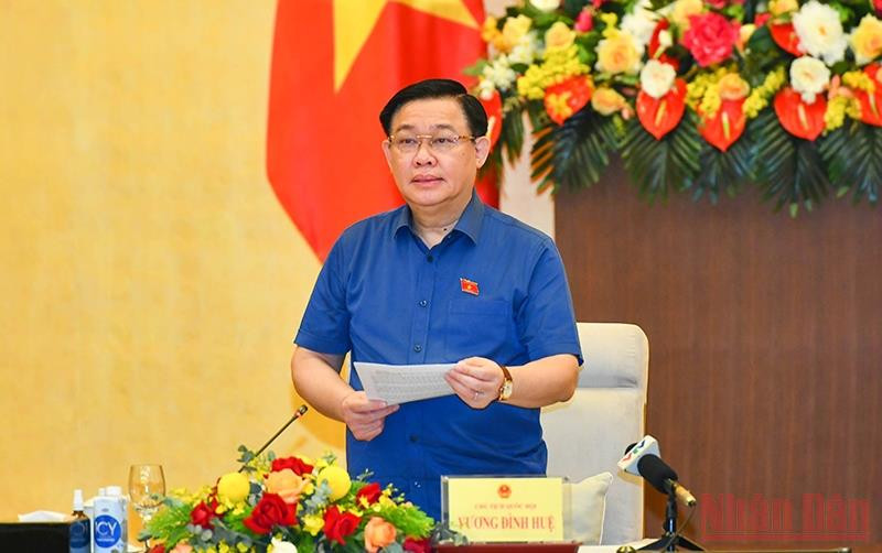 Chủ tịch Quốc hội Vương Đình Huệ chủ trì và phát biểu khai mạc buổi làm việc. (Ảnh: Duy Linh) 