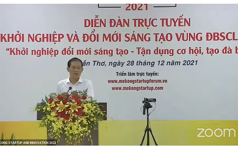 Lãnh đạo Sở Khoa học và Công nghệ thành phố Cần Thơ phát biểu khai mạc Diễn đàn.