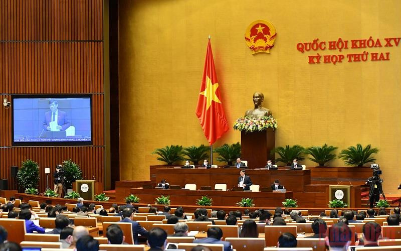 Bộ trưởng Y tế Nguyễn Thanh Long trả lời chất vấn của đại biểu Quốc hội sáng 10/11. (Ảnh: LINH NGUYÊN)