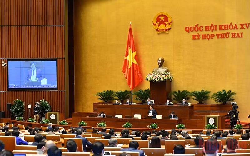 Bộ trưởng Y tế Nguyễn Thanh Long trả lời chất vấn của đại biểu Quốc hội sáng 10/11. (Ảnh: LINH NGUYÊN)