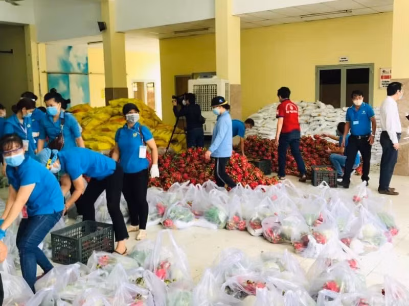 Hàng hóa nông sản từ các địa phương cung cấp về cho TP Hồ Chí Minh. (Ảnh : Tổ công tác 970)