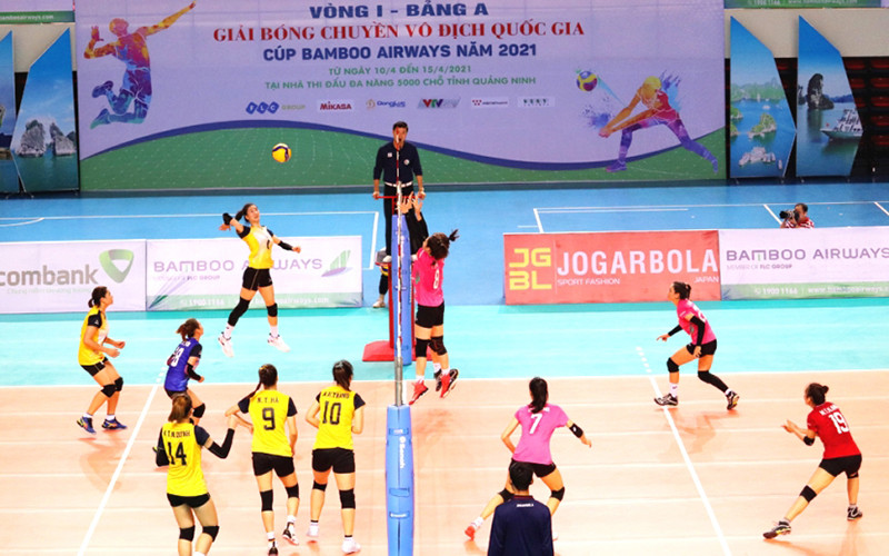 Trận đấu giữa đội Bóng chuyền Than Quảng Ninh và đội Bóng chuyền Vietinbank.