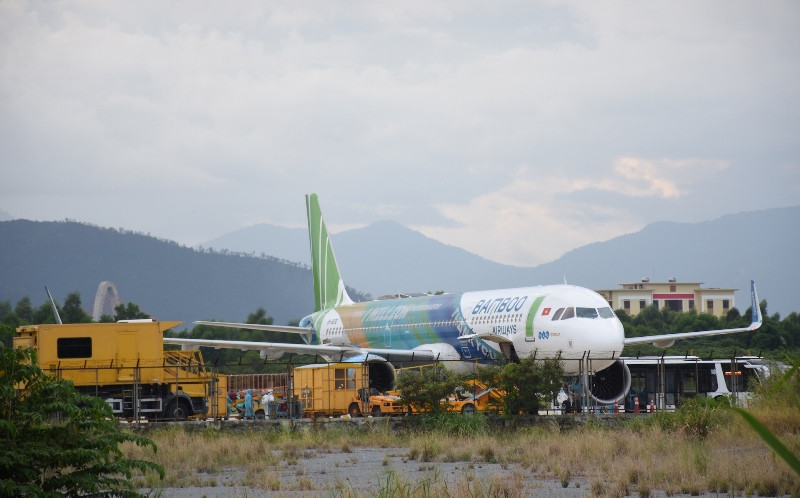 Chuyến bay mang số hiệu QH9573 hạ cánh an toàn tại sân bay Đà Nẵng lúc 17 giờ chiều  5-10.