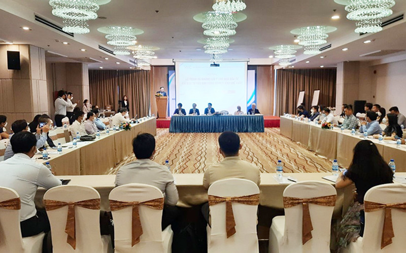 Quang cảnh hội thảo "Lộ trình và những lưu ý cho nhà đầu tư khi đầu tư vào khu công nghiệp, khu chế xuất". 