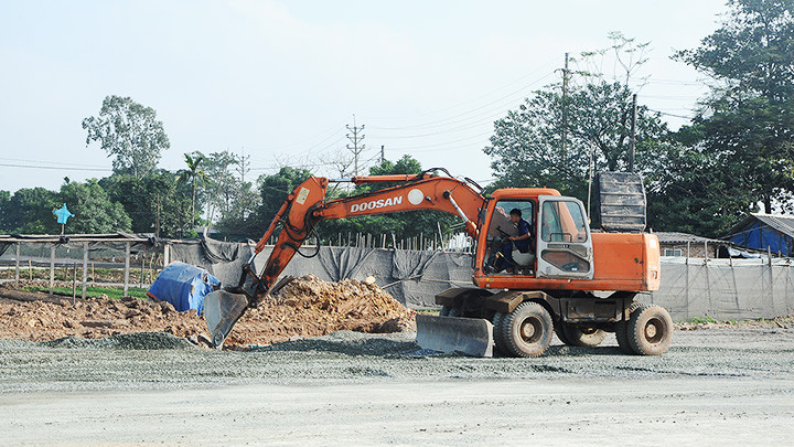 Việc đẩy mạnh giải ngân vốn đầu tư công là giải pháp quan trọng để hỗ trợ thúc đẩy tăng trưởng kinh tế. Ảnh: L.A