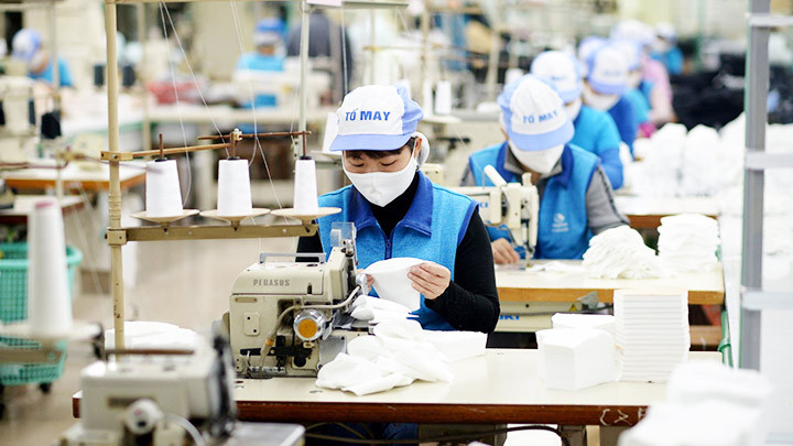 Doanh nghiệp đang cần nhiều sự hỗ trợ để phục hồi sản xuất. Ảnh: LT