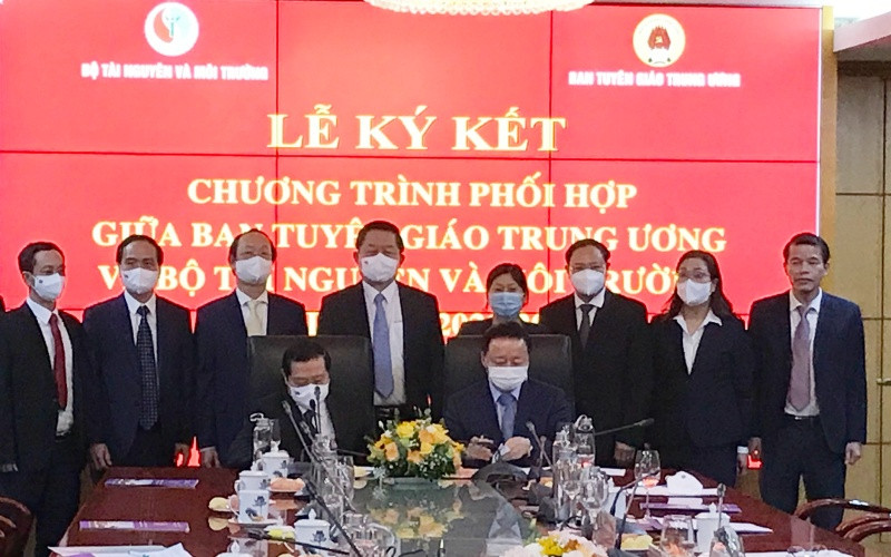 Bộ Tài nguyên và Môi trường và Ban Tuyên giáo Trung ương ký kết Chương trình phối hợp giai đoạn 2021 - 2025.