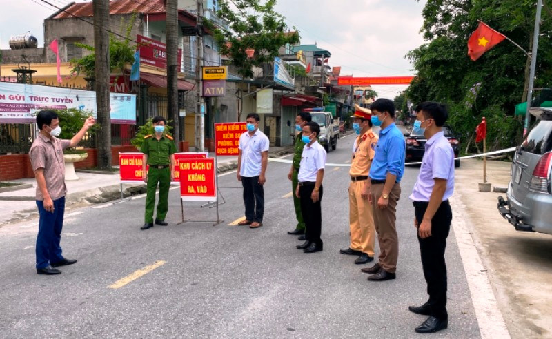 Ban Chỉ đạo phòng, chống dịch Covid-19 huyện Ý Yên (Nam Định) dồn sức khoanh vùng, dập dịch trên địa bàn huyện.