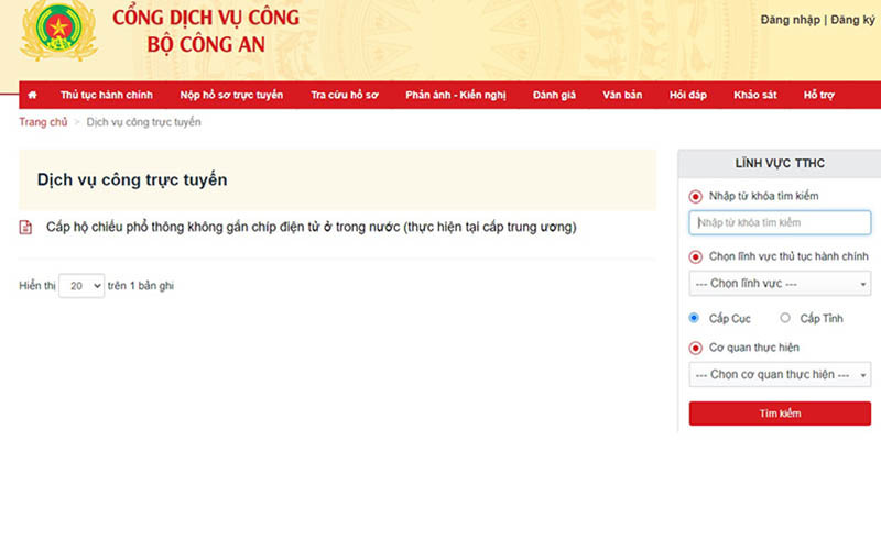 Người dân có thể truy cập cổng dịch vụ công Chính phủ hoặc dịch vụ công của Bộ Công an để thực hiện đăng ký cấp hộ chiếu phổ thông qua môi trường điện tử.