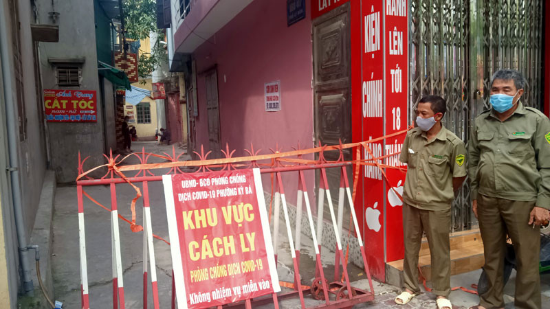 Ngõ 417, phố Lý Bôn (TP Thái Bình), nơi sinh viên Đại học Y Dược Thái Bình dương tính với SARS-CoV-2 sinh sống.