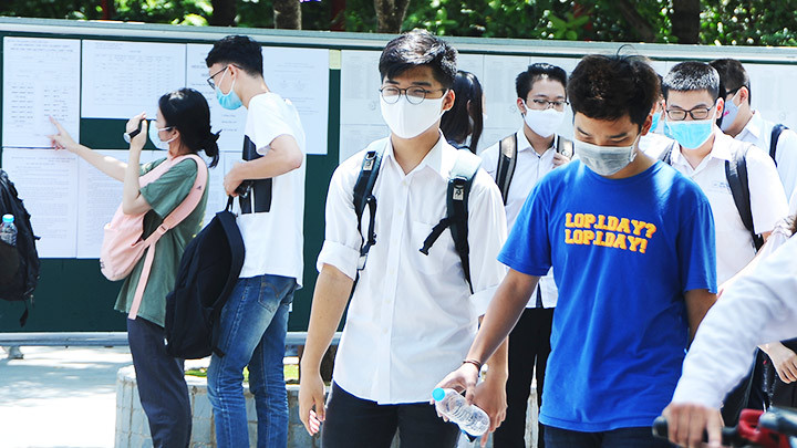 Xét tuyển sớm bằng học bạ giúp thí sinh an tâm cho suất vào đại học trước nhiều lựa chọn khác nhau. Ảnh: HẢI ANH