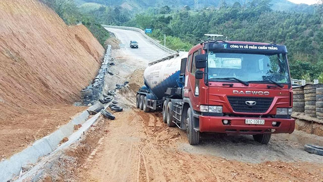Hốc cứu nạn trên đèo Lò Xo phát huy hiệu quả từ lúc chưa hoàn thành.