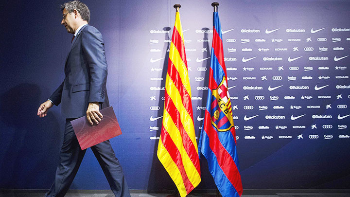 Cựu Chủ tịch Josep Bartomeu để lại một đống… nợ cho Barca sau khi từ chức.