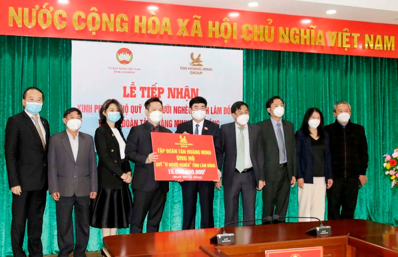 Tập đoàn Tân Hoàng Minh ủng hộ Quỹ “Vì người nghèo” tỉnh Lâm Đồng năm 2022.