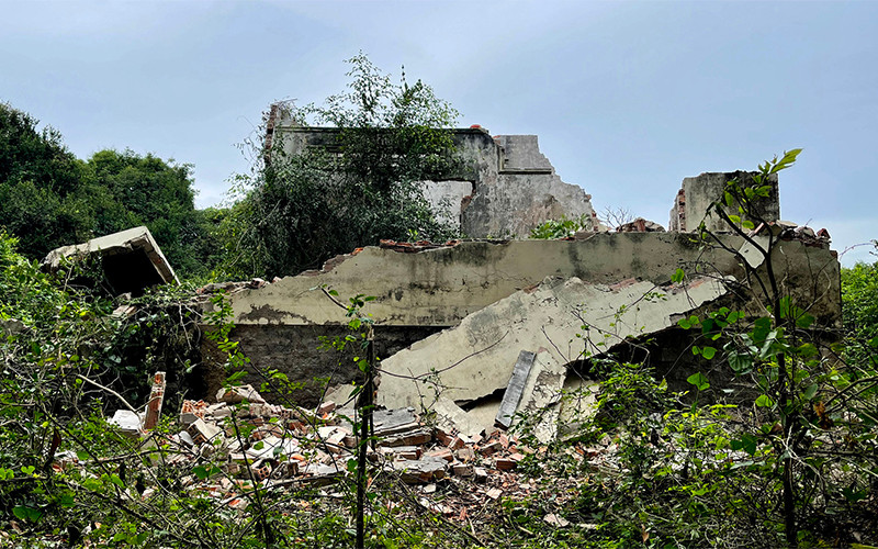 Căn nhà hoang thuộc địa bàn xã Tiến Lợi, TP Phan Thiết (Bình Thuận), hiện trường vụ tai nạn.