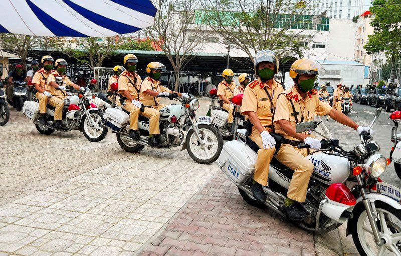 Các lực lượng Công an thành phố ra quân tấn công trấn áp các loại tội phạm trong dịp Tết sáng 15/12.