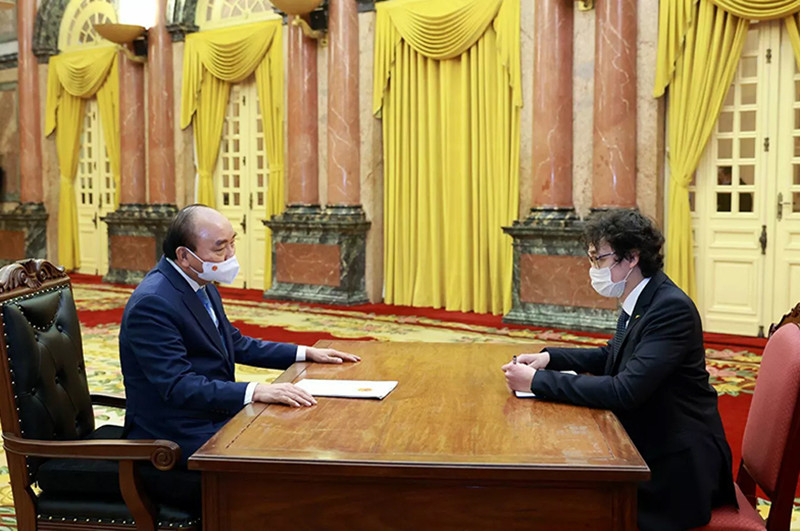 Chủ tịch nước Nguyễn Xuân Phúc trả lời phỏng vấn Sputnik. (Ảnh: Sputnik)