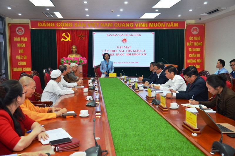 Đồng chí Trương Thị Mai tại cuộc gặp mặt các chức sắc tôn giáo là đại biểu Quốc hội khóa XIV.