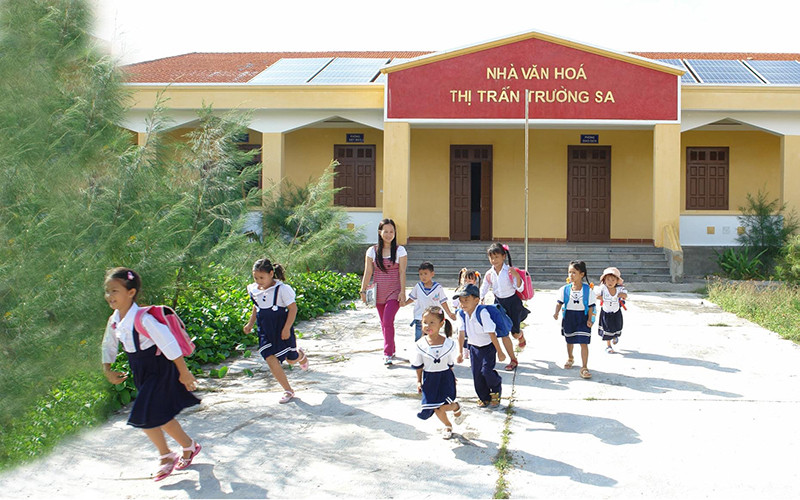 Những "công dân nhí" ở Trường Sa. Ảnh: Trịnh Dũng/Báo Quân đội nhân dân.