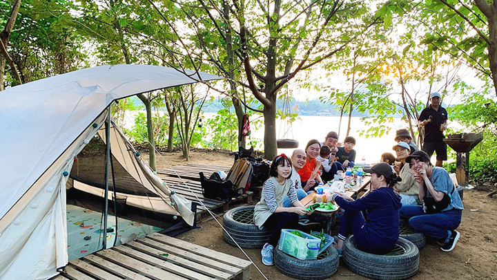 Sông Hồng quen mà lạ