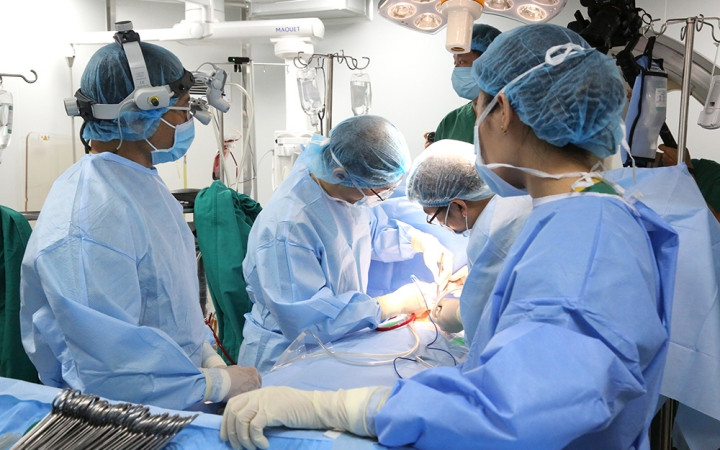 Ca phẫu thuật thành công giúp bé V. có cuộc sống khỏe mạnh.