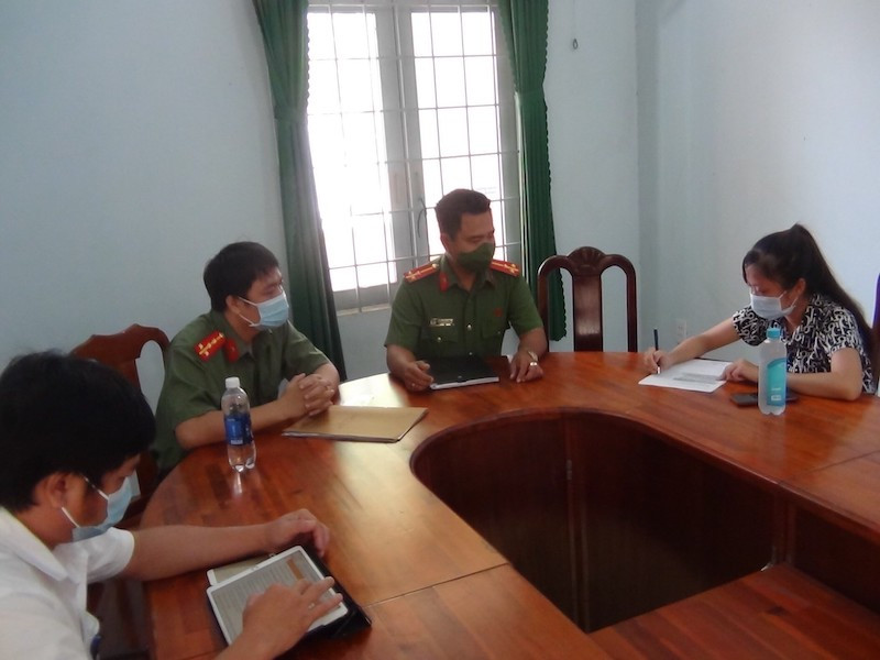 Đại diện cơ quan chức năng làm việc với đối tượng N.T.N.H