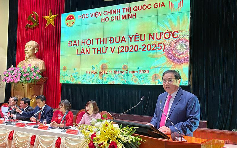 Đồng chí Phạm Minh Chính phát biểu chỉ đạo tại đại hội.