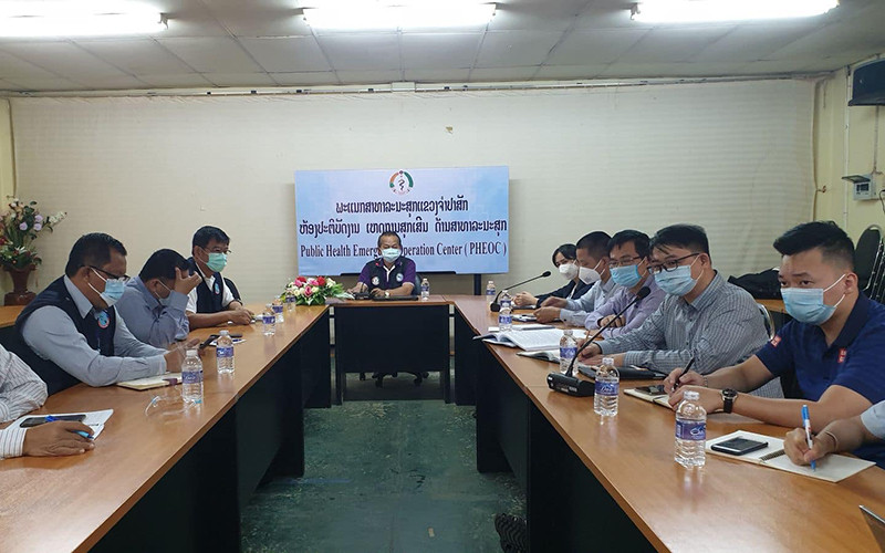 Đoàn chuyên gia y tế Việt Nam làm việc với Ban chỉ đạo phòng, chống dịch Covid-19 của tỉnh Champasak.