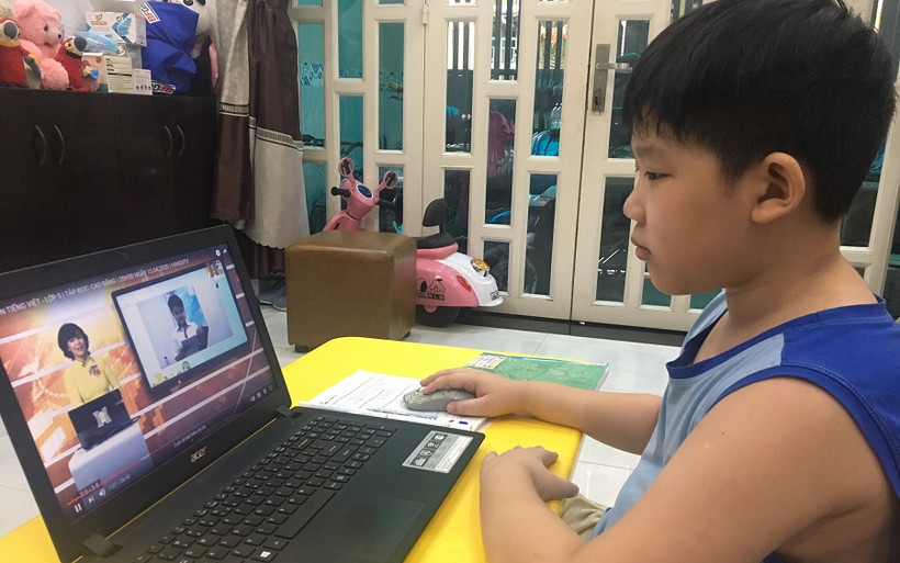 Học sinh các cấp ở TP Hồ Chí Minh sẽ học trực tuyến hết học kỳ I năm học 2021-2022. (Ảnh: QUANG QUÝ). 