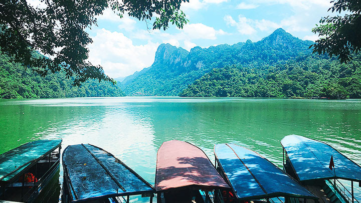 Lướt nhẹ trên Ba Bể