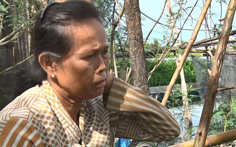 Chị Mợt cùng bao ngư dân khác lo lắng một mùa lũ cạn như năm rồi.