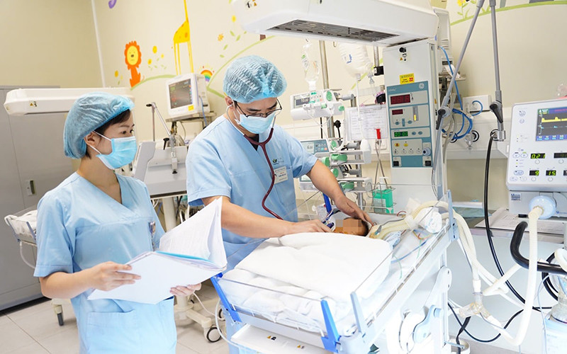 Bệnh nhi đã được hồi sinh sau 52 ngày được các bác sĩ tích cực điều trị.